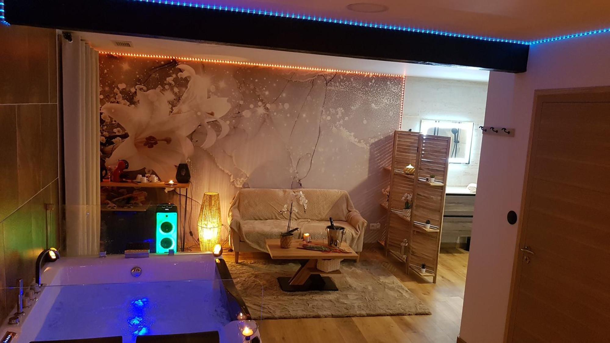 Puisserguier Love Room Jaccuzi מראה חיצוני תמונה